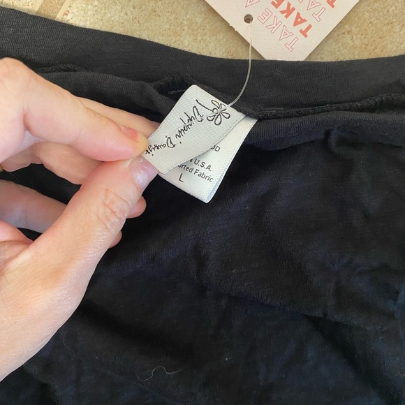 New NWT Dippin Daisy's Reviere Black Swim Mini Skirt Size Large Coverup - Picture 2 of 4